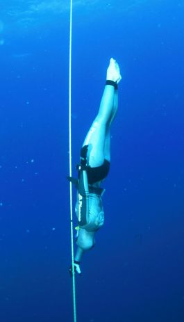 Mandy Cruickshank on a free immersion dive